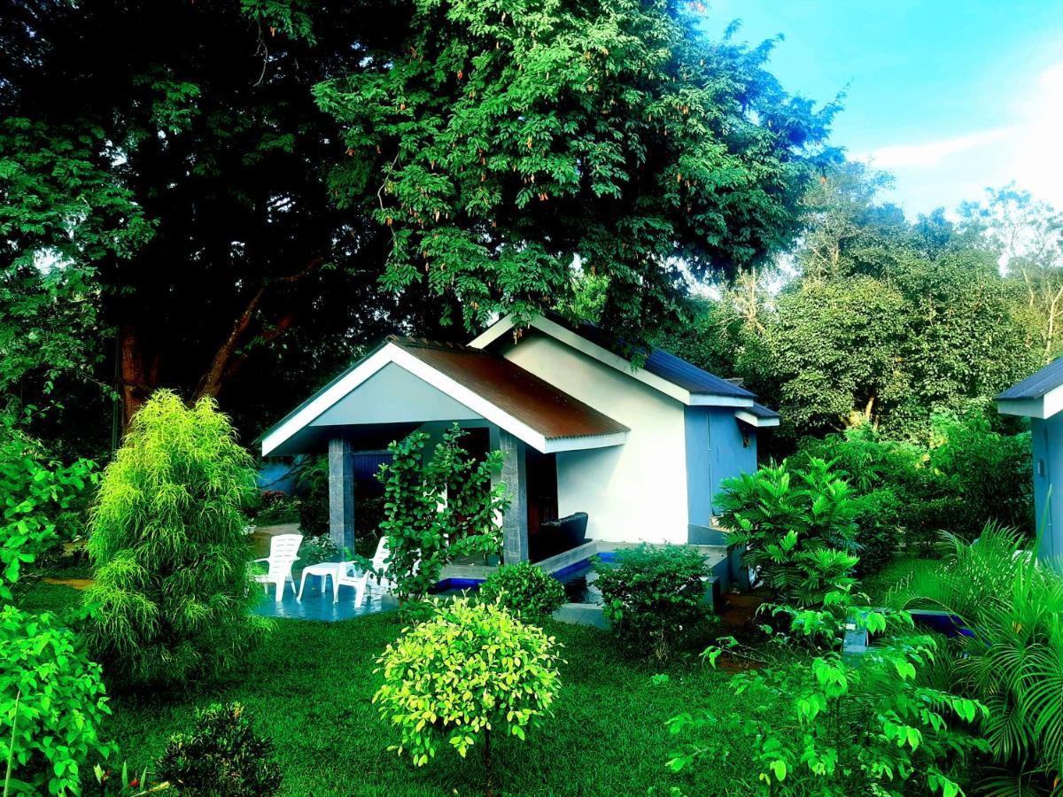 Hidden Lake Cottages Сигирия Экстерьер фото
